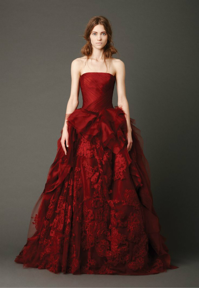Vera Wang,平抹胸新娘婚纱,红色蓬蓬裙,