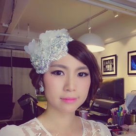 Juanjuanmakeup:短发也可以做出不同漂亮的新娘造型哟～