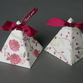 享时光宴会顾问:THEME 婚礼主题 缤纷水彩 手绘糖盒