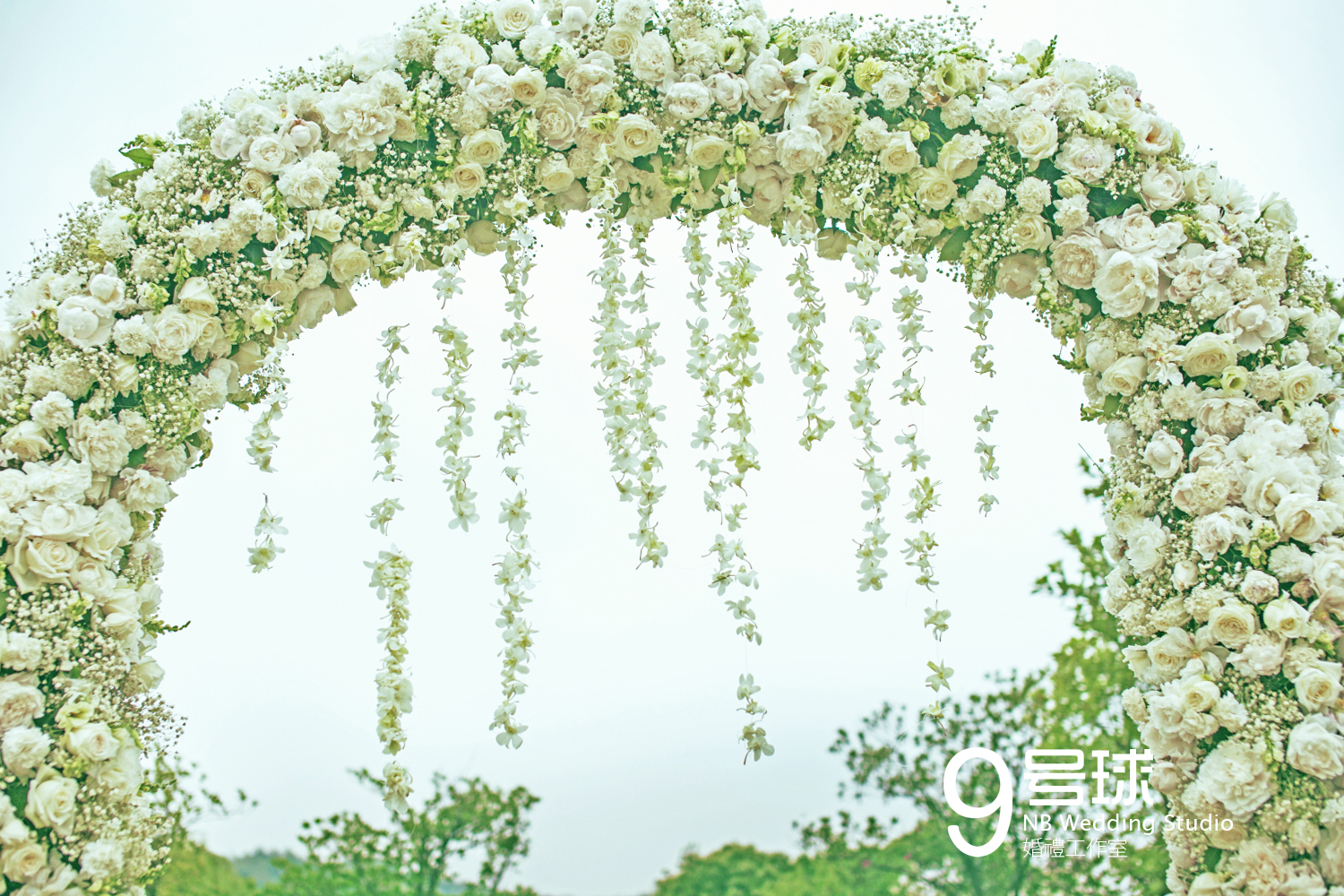 拱门,鲜花吊饰,