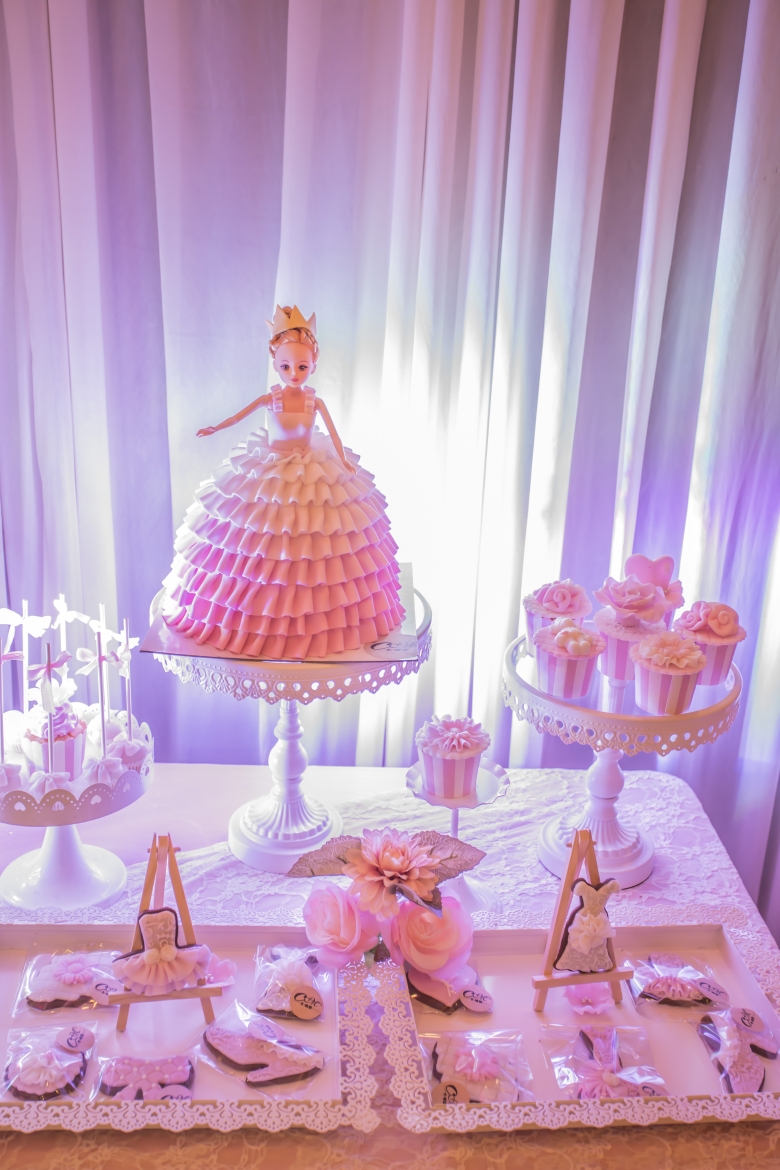 甜品桌,唯美梦幻风婚礼,公主风蛋糕,