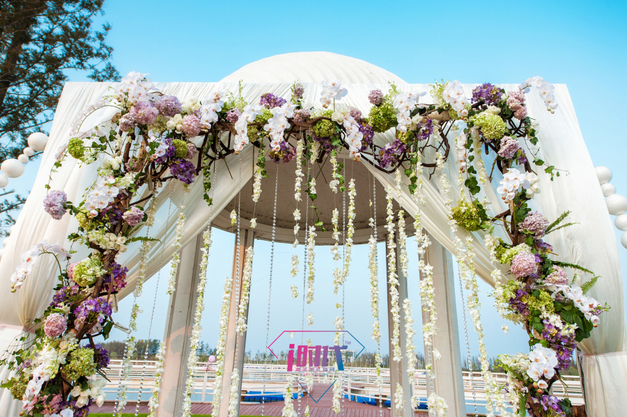 Fall in love at first sight