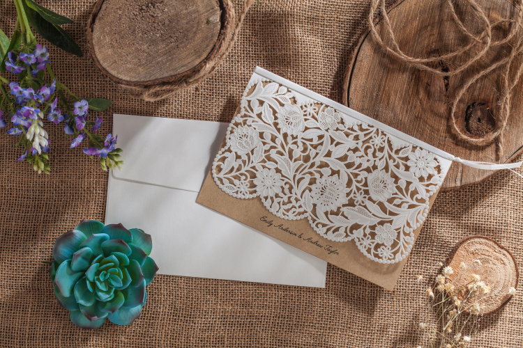 镂空复古婚礼请柬蕾丝