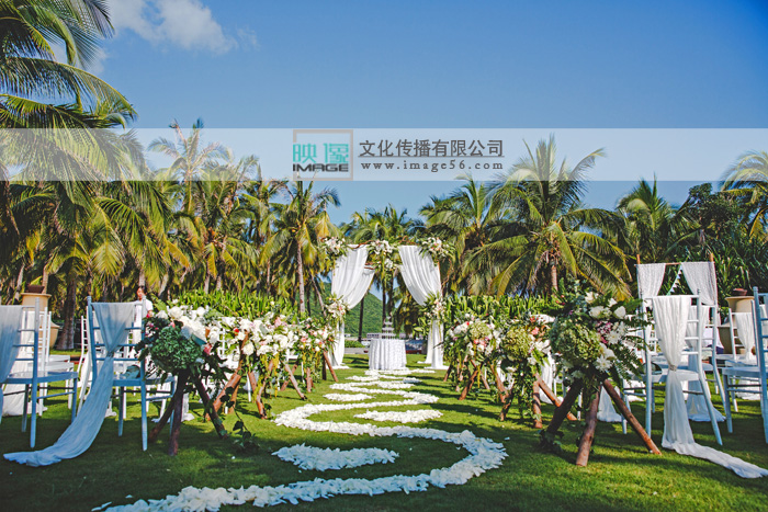 户外草坪婚礼花瓣路引仪式花亭
