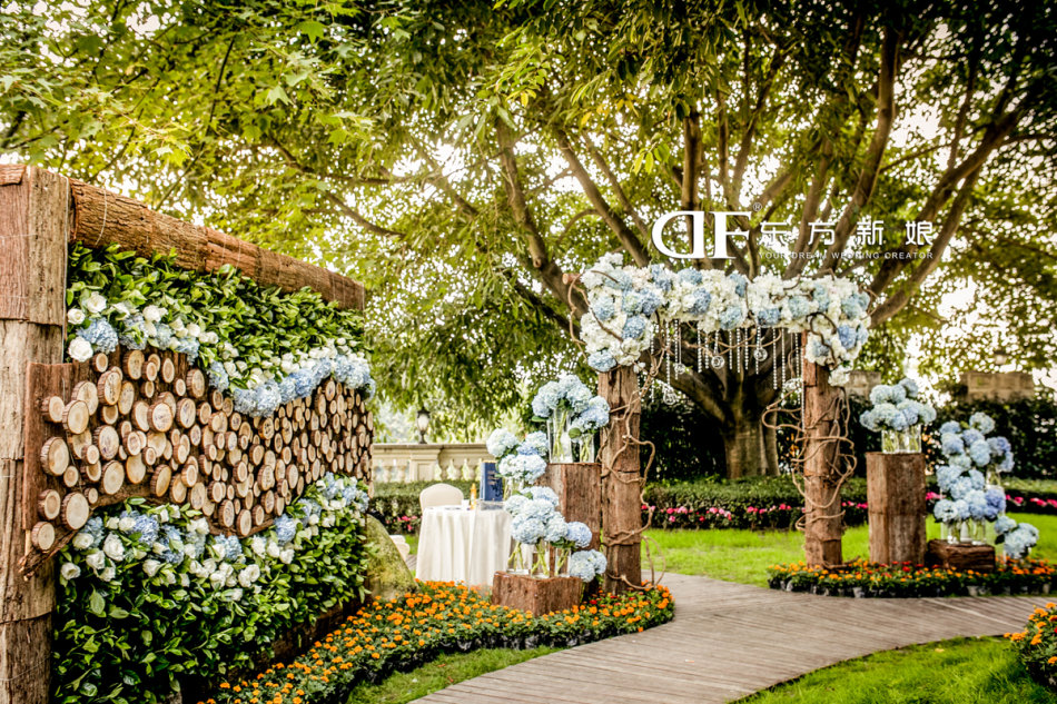 婚礼入口,鲜花拱门,婚礼布置,
