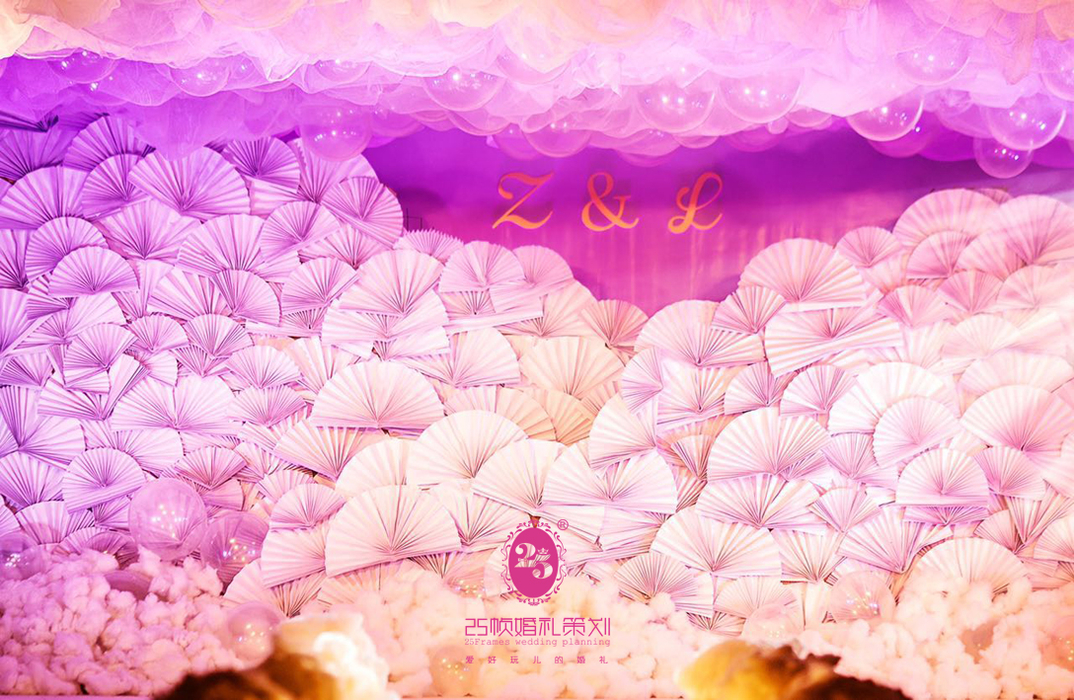 唯美梦幻风婚礼纸花背景墙纸艺设计