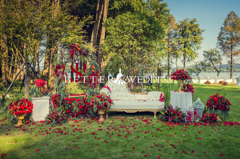 合影区,红绿撞色婚礼,婚礼布置,