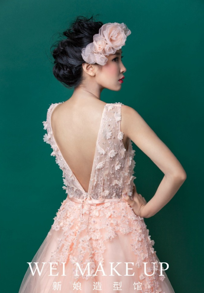 露背婚纱,