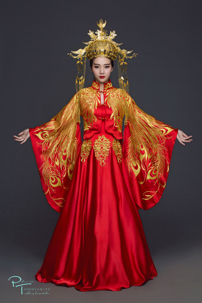 身无彩凤双飞翼,中式新娘礼服秀禾服-来自西安