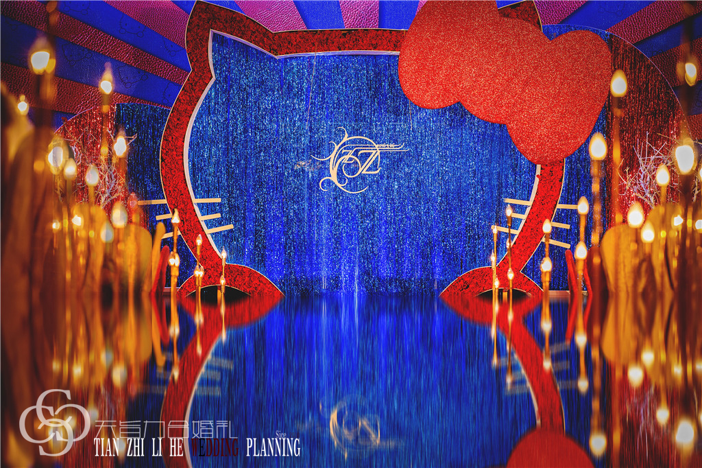 红蓝撞色摇滚风主题婚礼《Hello！Kitty！》