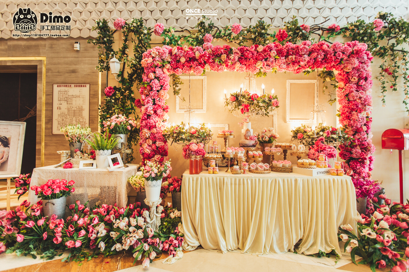 甜品桌鲜花拱门背景墙