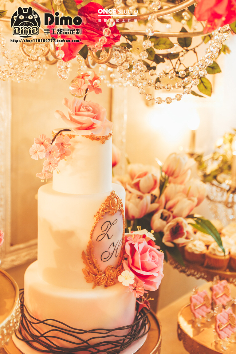 鲜花婚礼蛋糕,