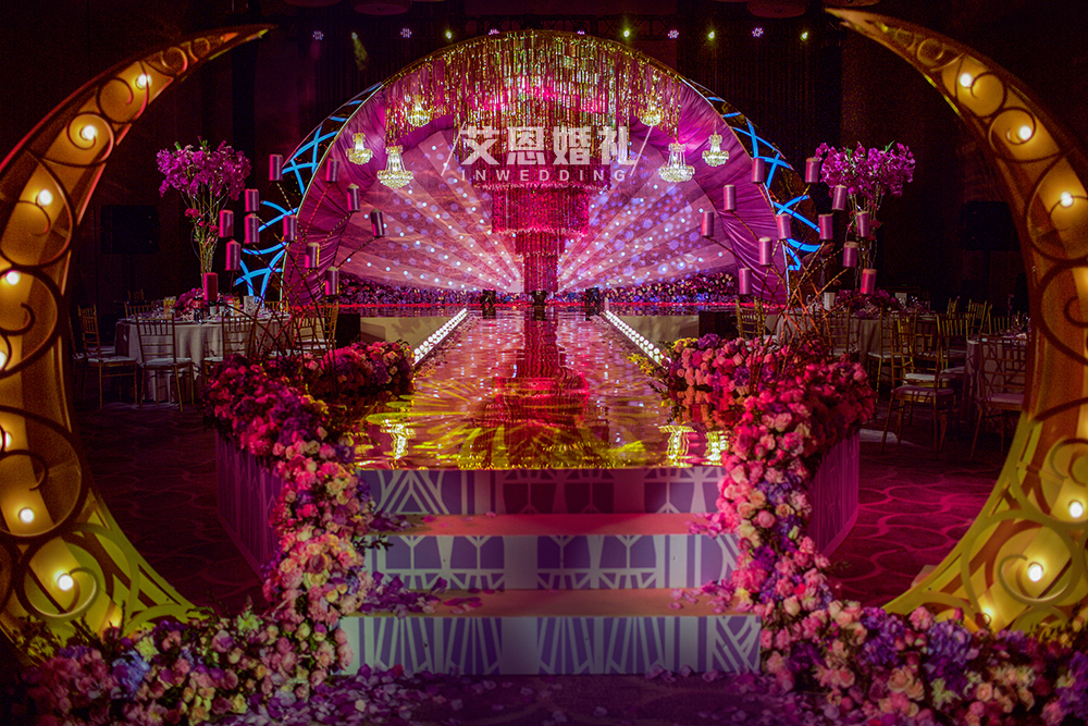 婚礼仪式区入口创意月亮拱门背景墙