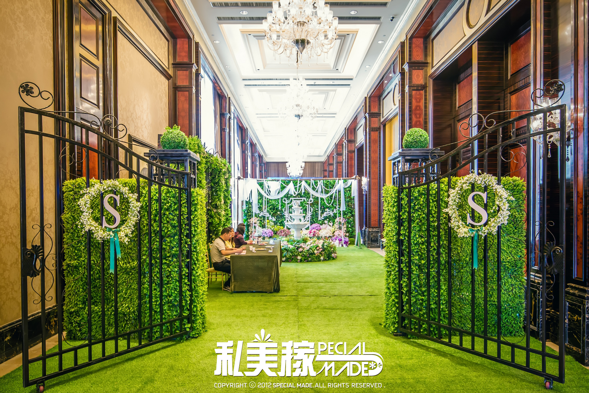 婚礼入口,复古铁门,森系婚礼,