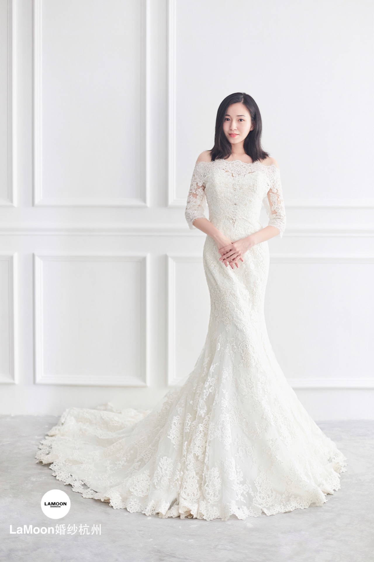 一字肩婚纱蕾丝绣婚纱中袖婚纱