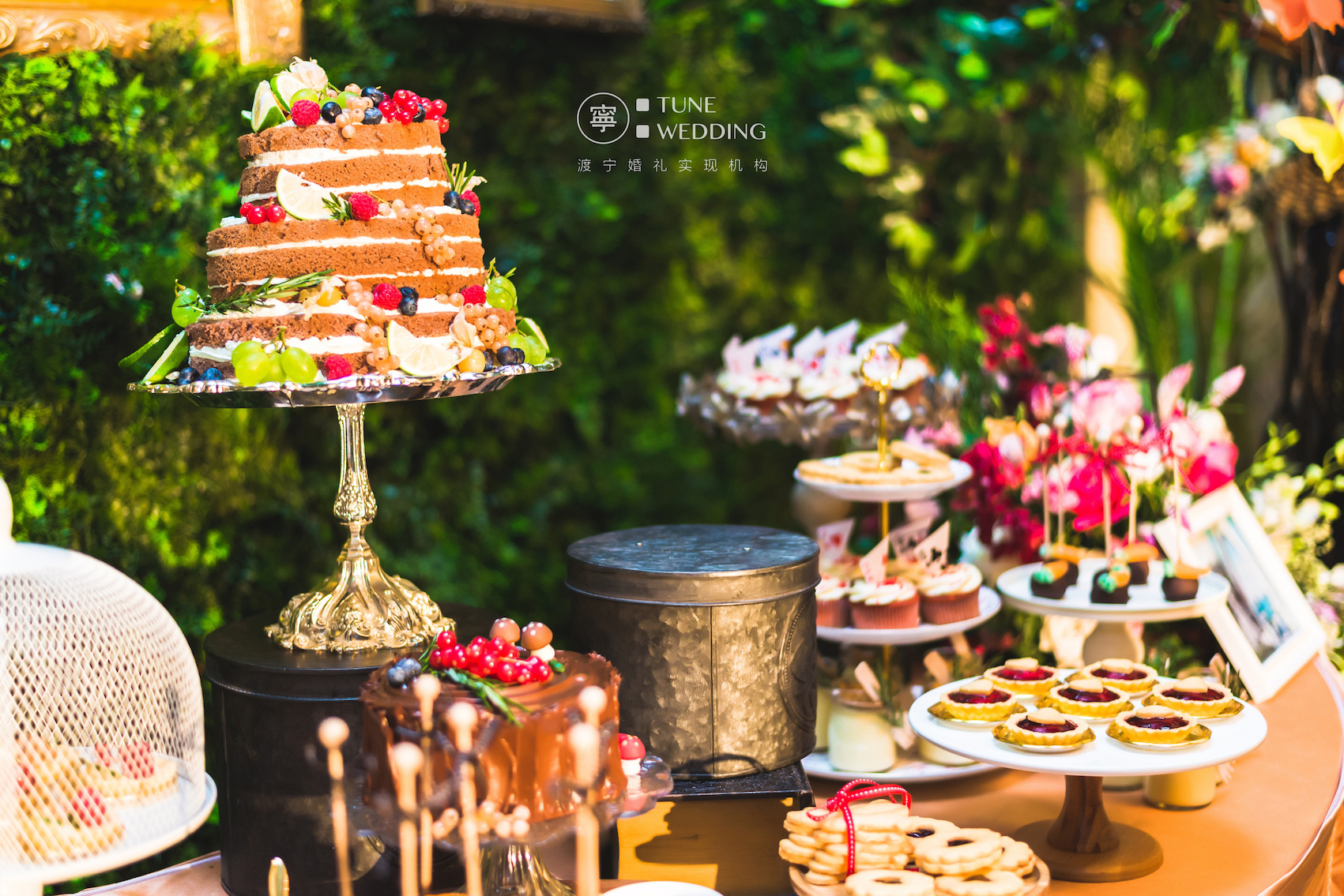 甜品桌,婚礼甜品,裸蛋糕,