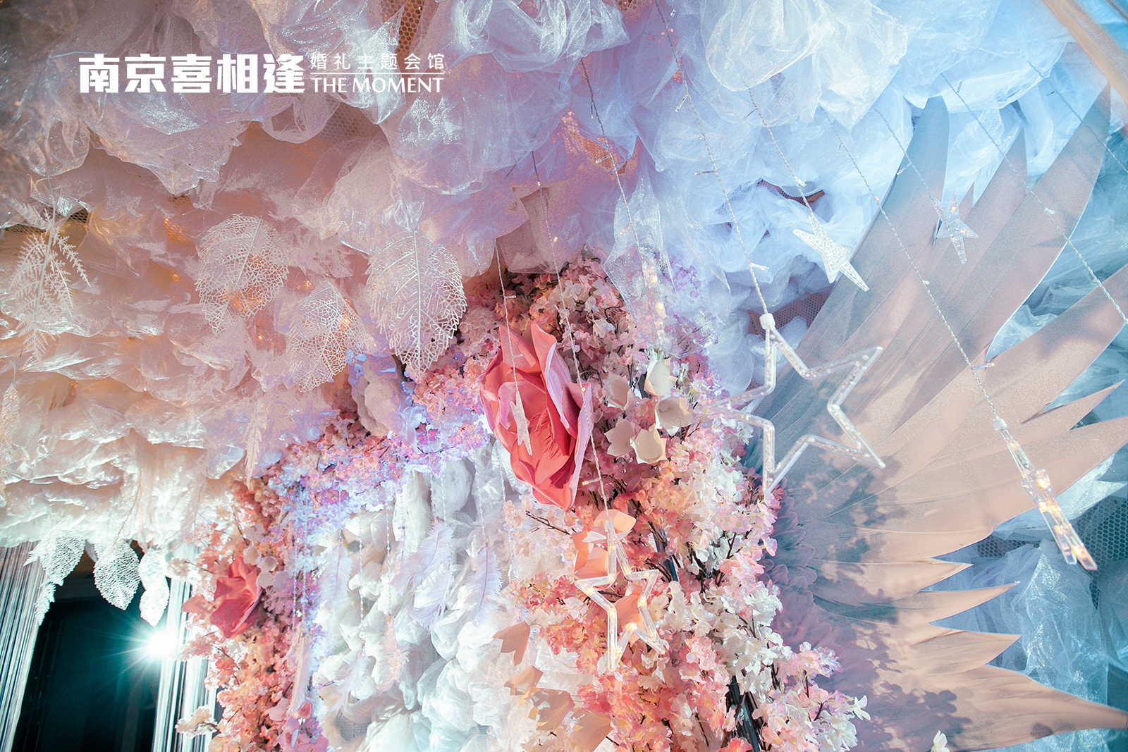 纱幔吊顶,花艺设计,