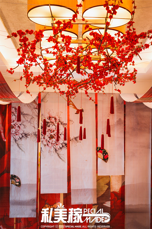 鲜花吊饰,花艺设计,水墨画背景墙,