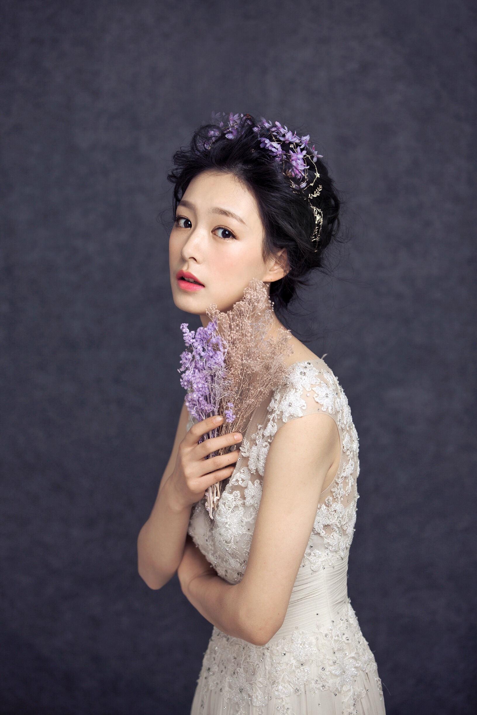 鲜花新娘造型,