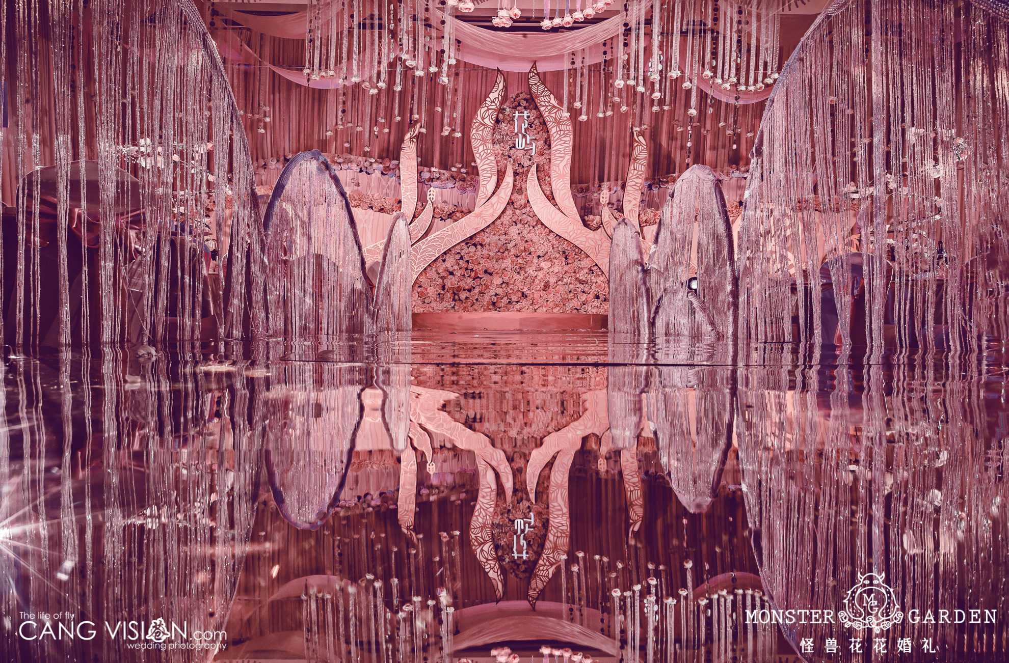 唯美梦幻风婚礼轻奢婚礼背景墙