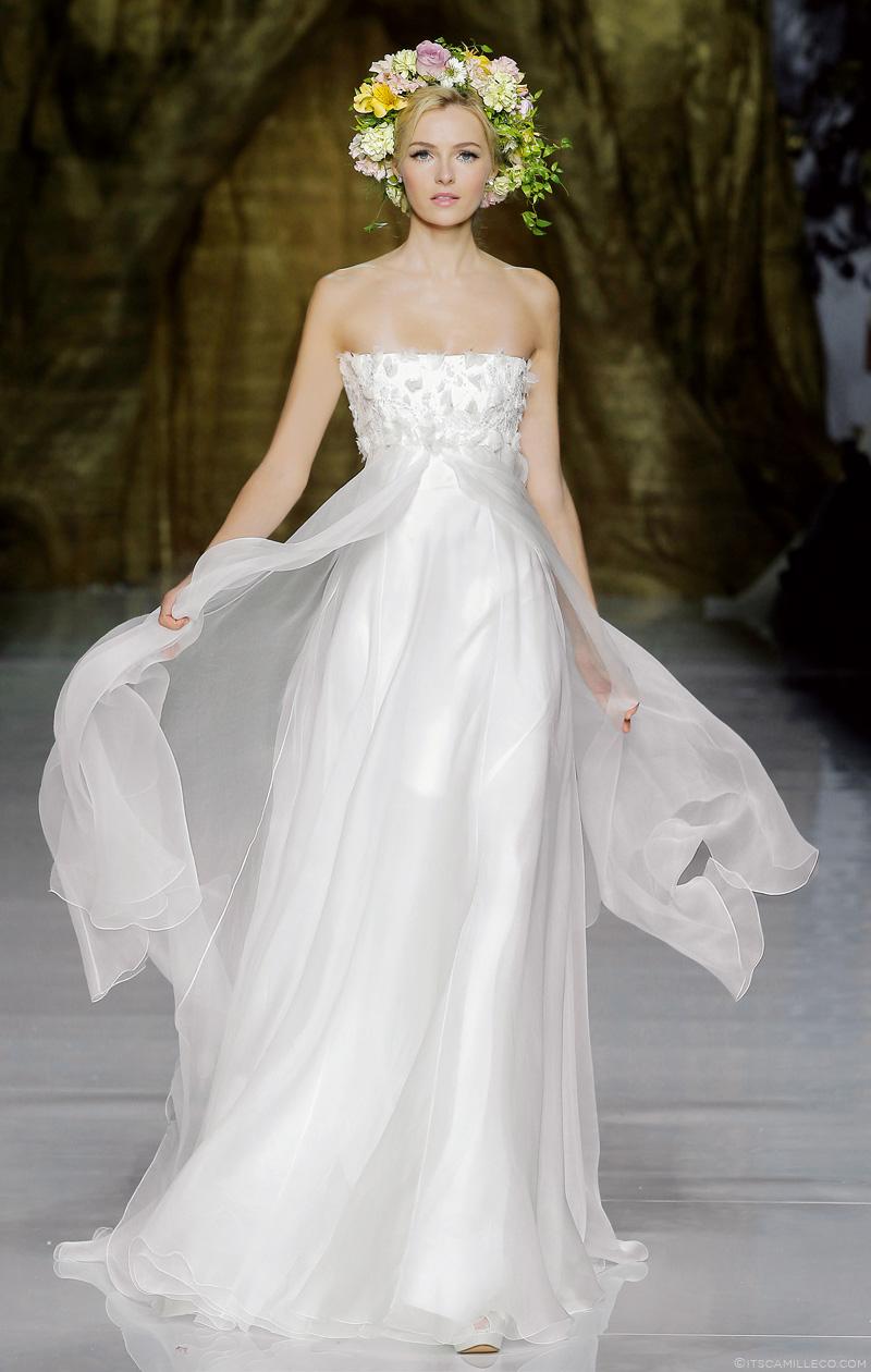 抹胸花朵婚纱,花环新娘,PRONOVIAS,