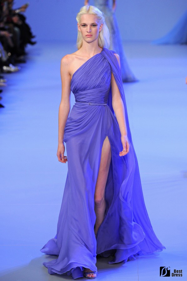 Elie Saab,单肩蓝色婚纱,露腿,