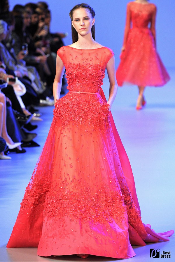 Elie Saab,红色绣花婚纱,A字裙,