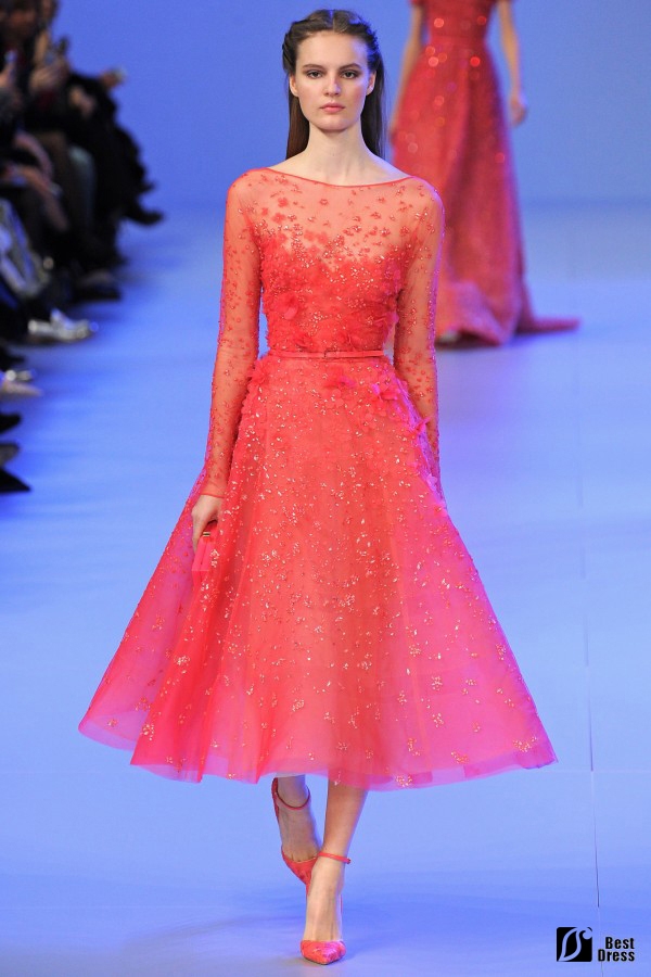 Elie Saab,长袖茶会式婚纱,红色绣花,