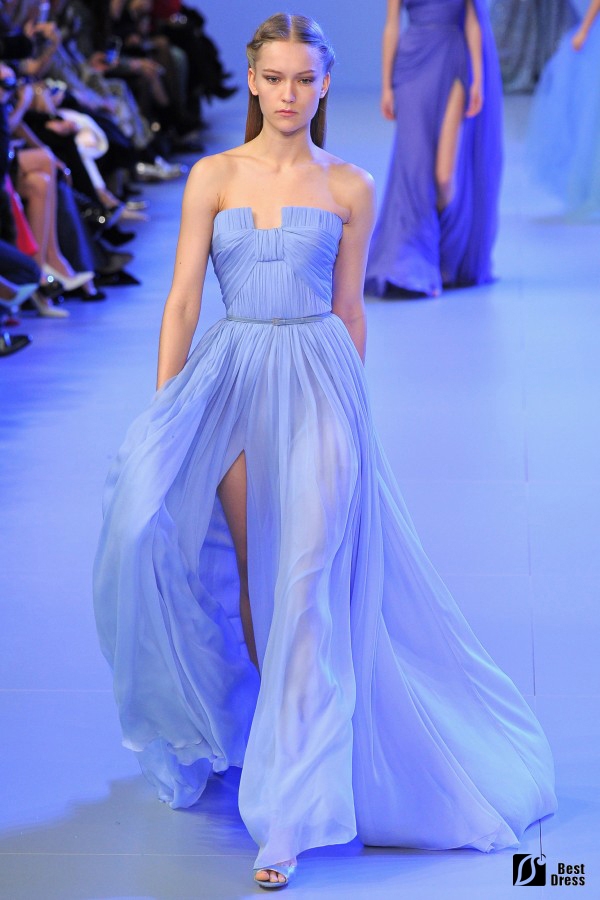 Elie Saab,抹胸蓝色婚纱,露腿,