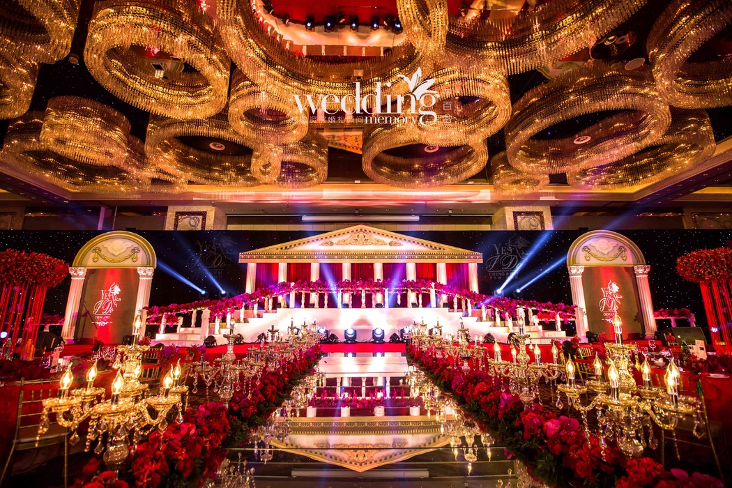 奢华大气婚礼背景墙灯光舞美