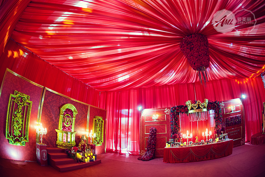 爱美丽艺术婚礼定制中心 案例详情 帷幔吊顶迎宾区   来源: 爱美丽