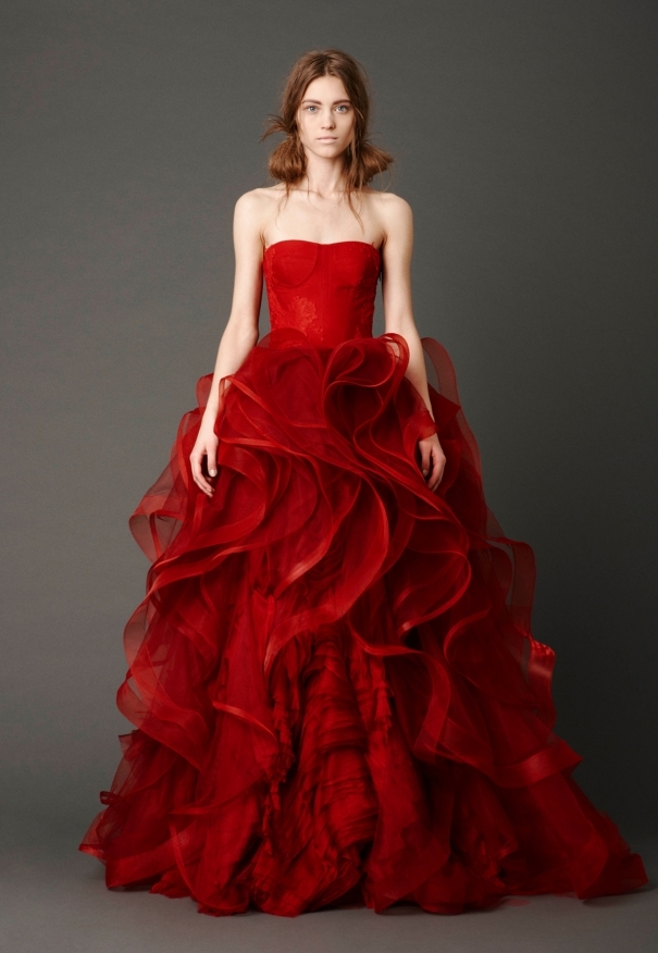 婚纱抹胸   那么多颜色,偏偏对红色情有独钟, 因为生命里最美妙的时光