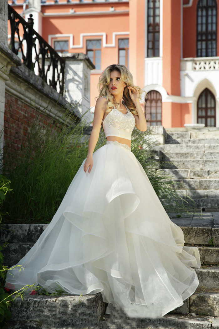 迷倒欧美新娘的两件式露腰婚纱!