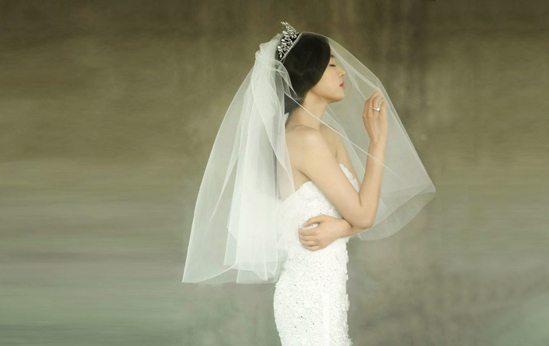 经典皇室风皇冠全智贤婚纱照韩式新娘造型