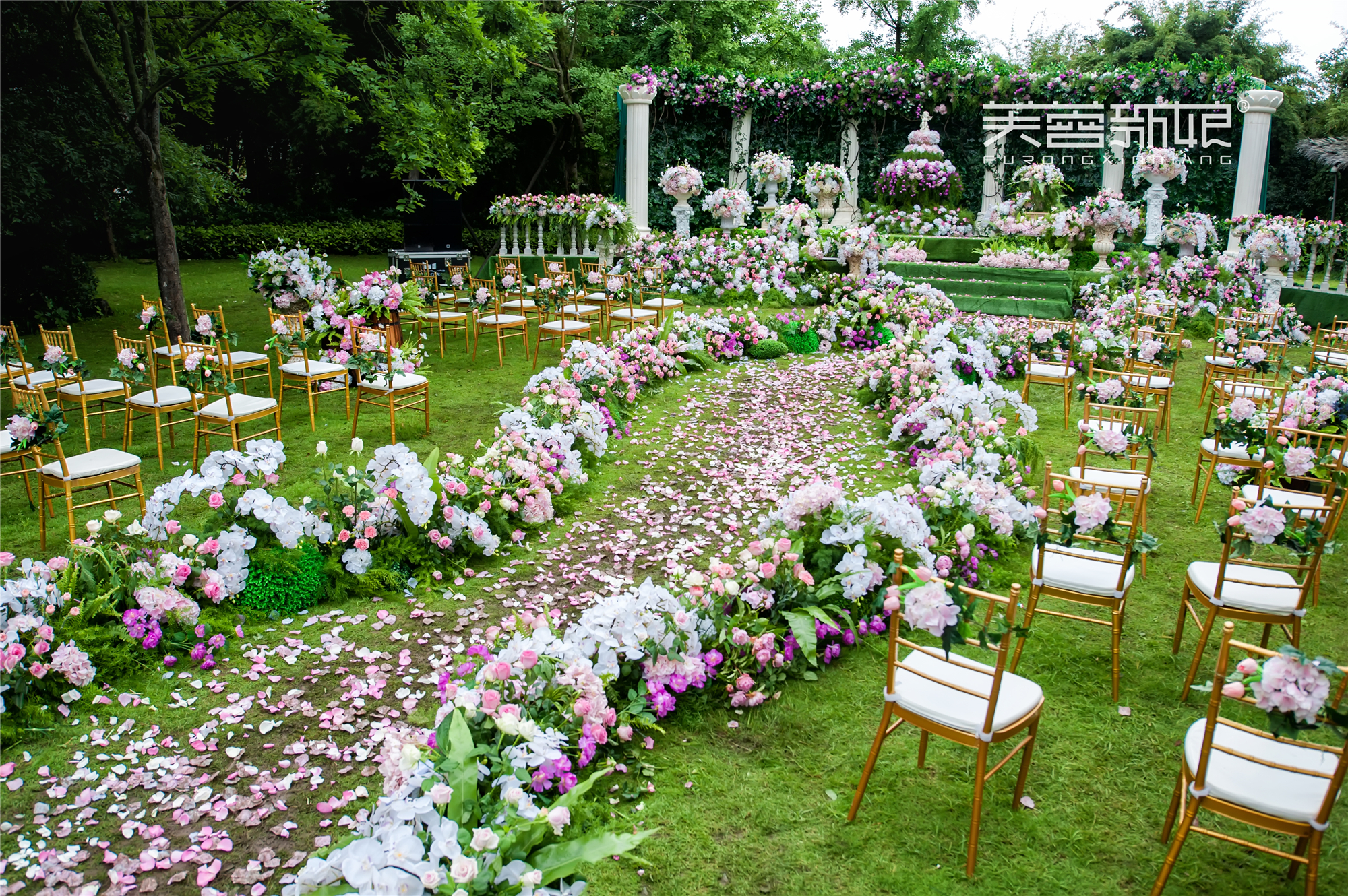 户外草坪花园主题婚礼