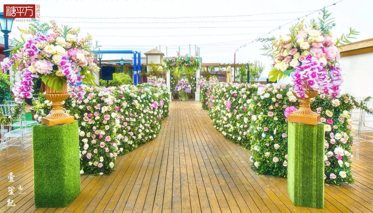 户外婚礼鲜花路引婚礼仪式区入口