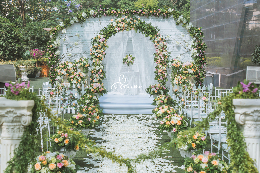 户外草坪婚礼《蜜桃婚礼》