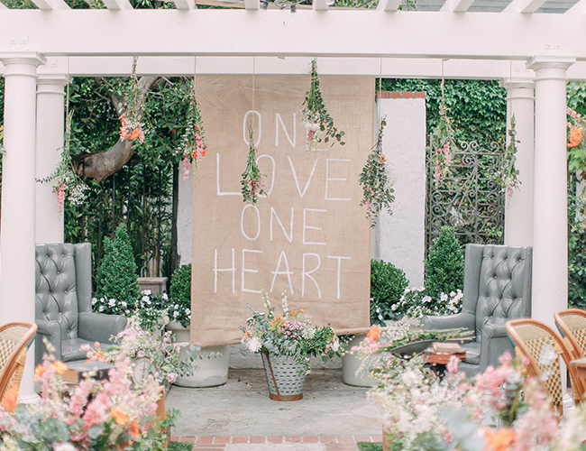 户外婚礼庭院婚礼牛皮纸背景墙