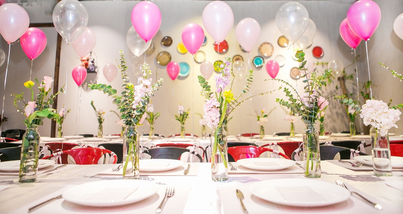 餐桌布置桌花气球