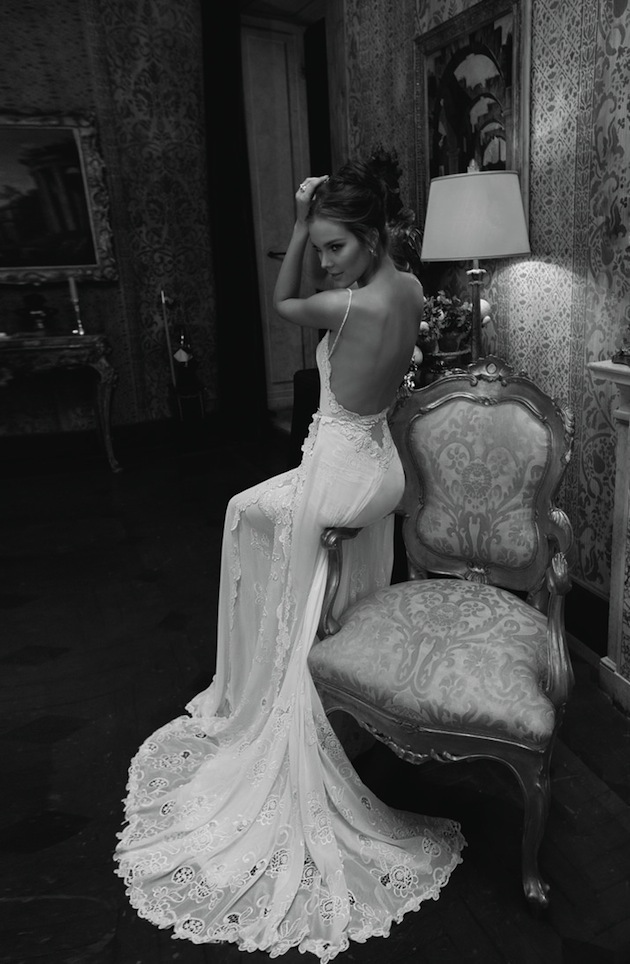 婚纱礼服#性感撩人的巴尔德罗尔婚纱