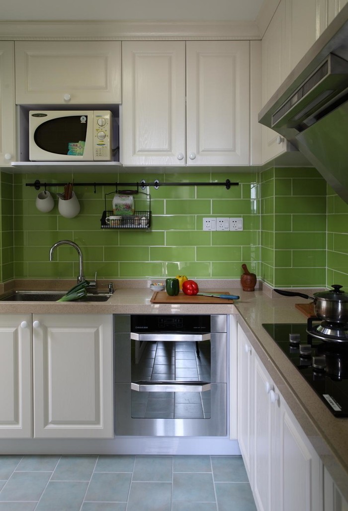 简单的三居两厅,浅绿色的风格,让整个房子都充满了.