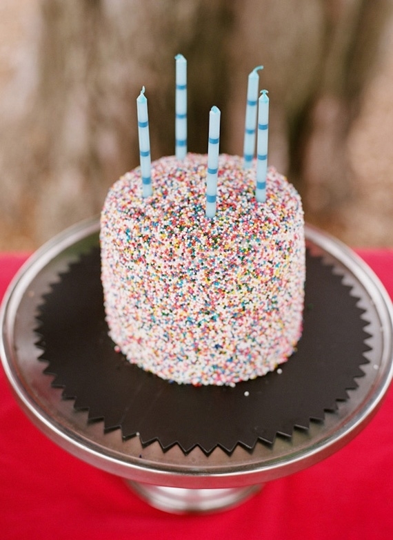 朱古力彩针翻糖蛋糕 色彩缤纷的它定是你甜品桌上最.