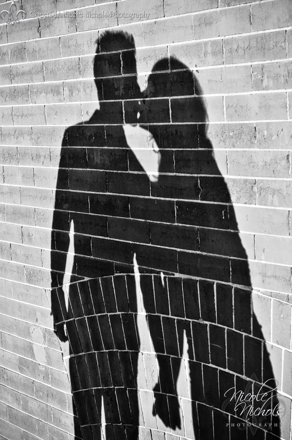 国外摄影师运用光影效果,很好地为我们展现了影子在灯光之下的独特美