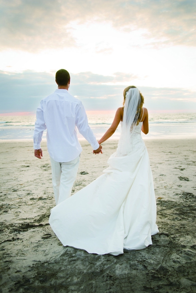 海滩婚礼,新人为你分享他们的心得,教你怎么做一个.